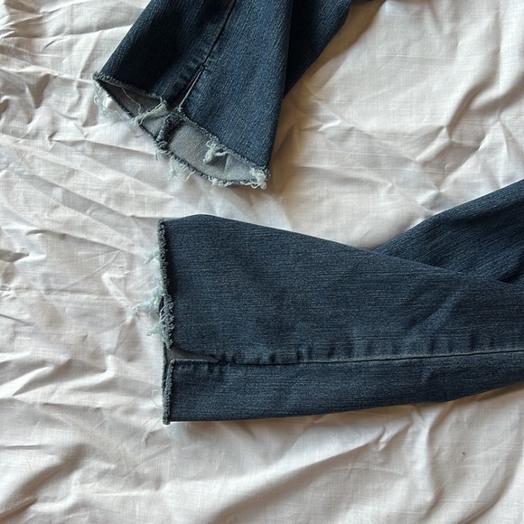 Democracy jeans unfinished bottom and technology - Picture 6 of 6